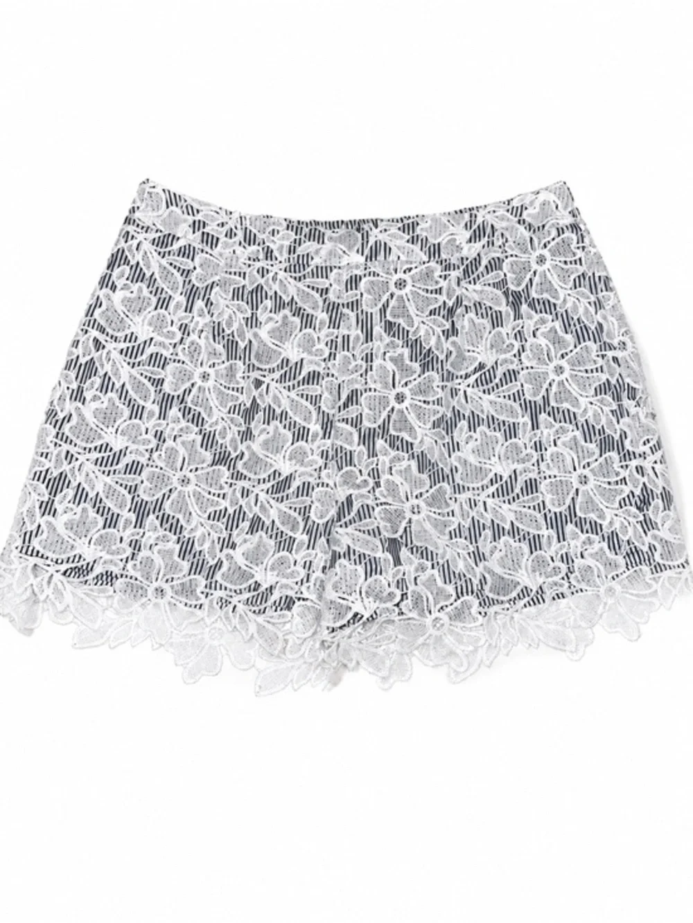 Boutique Adiva Eyelet Lace Shorts Overlay Pin-Stripe Size Floral Crochet New